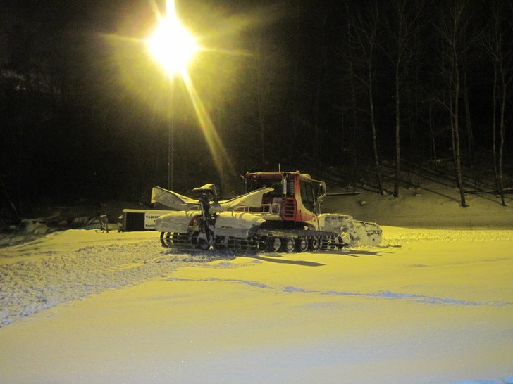 Härlig bild från förra vintern! Pistmaskinen st. Foto: Simon Johansson. Åkare: Pisten bully.