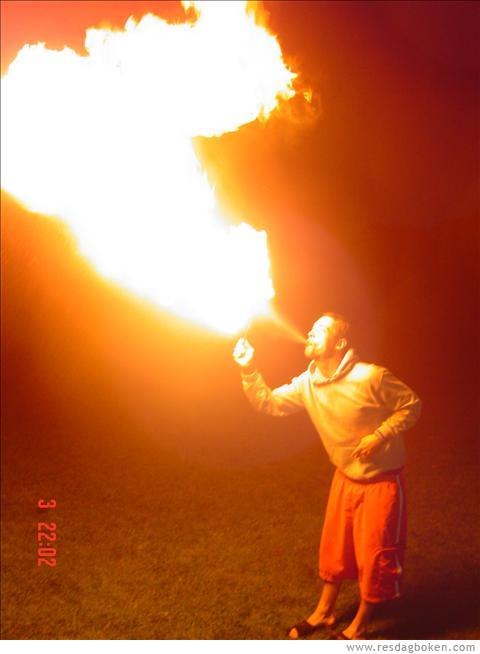 flammmmmmes. Foto: Elliot Dearman. Åkare: albert Brandt.
