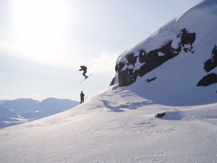 Lek på Nordal. Foto: Martin Olsson. Åkare: Jonatan Odby.