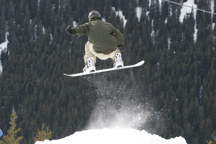 En vanlig 360 på gång med mindre snygg grab. . Foto: Peter Igelhammar. Åkare: Benny Ericsson.