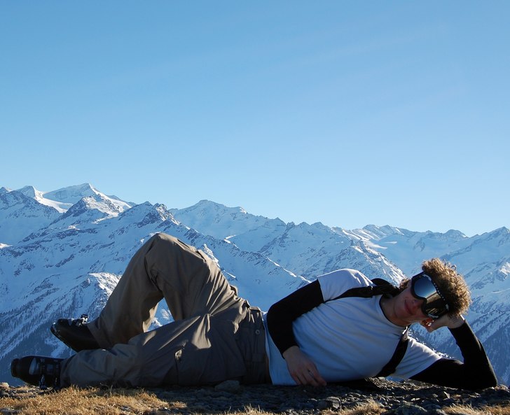 chill, efter en timmes vandring :D. Foto: Ricard Enquist. Åkare: Adam Risberg.