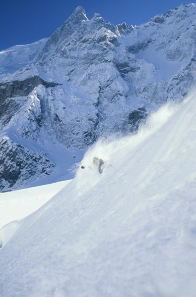 Puder! Lite snö och ett berg är ofta allt som be. Foto: Martin Fjellstedt. Åkare: Tobias Liljeroth.