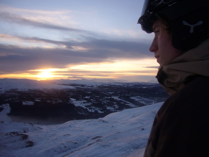 Jag står och tittar ut över den fina utsikten i . Foto: kasperi. Åkare: simon.