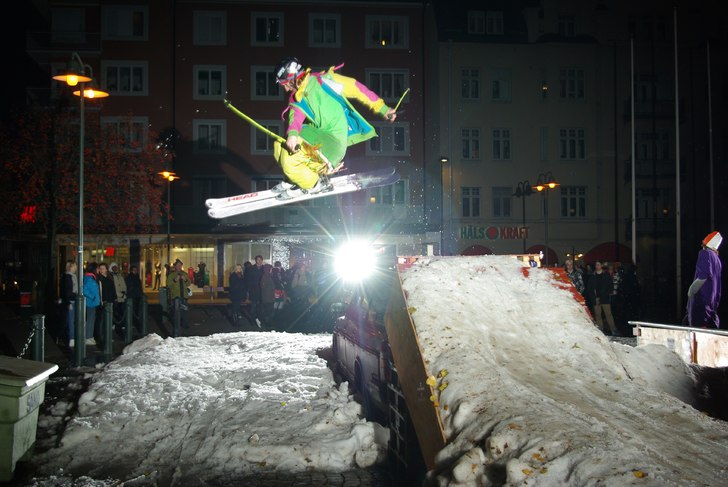 180 ut från bilkicken. Foto: Björn Rosengren. Åkare: Joakim Croy.