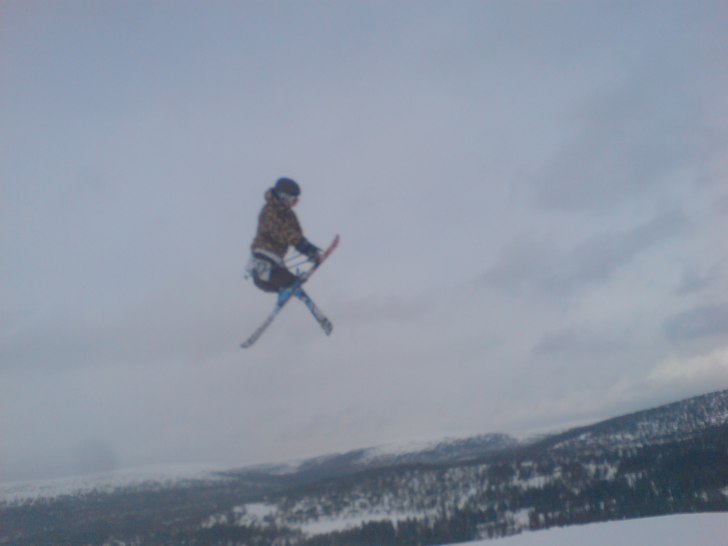 3:a double tailgrab. Foto: Alexander Hjälmeby. Åkare: Sebastian Hjälmeby.