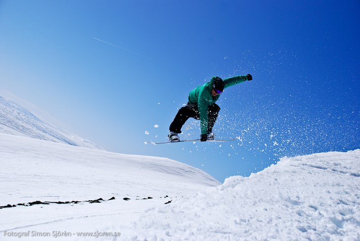 En magisk eftermiddag på Getryggen.. Foto: Simon Sjörén www.sjoren.se. Åkare: Kristian Axelsson.