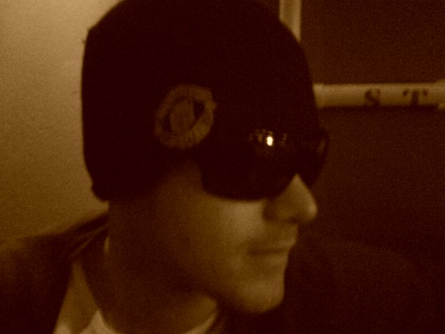 nokia-mobilkamera, utan blixt, ganska full, hittad. Åkare: Milky.