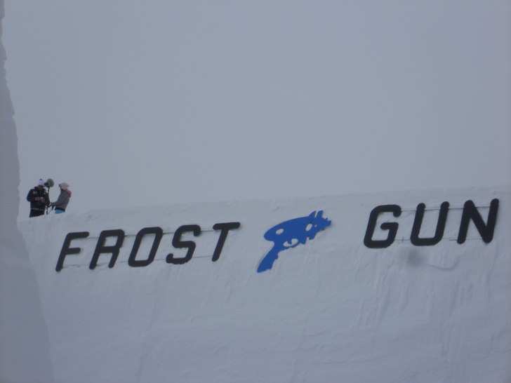 Den stora freestyletävlingen i Val Thorens -12. Foto: Eva Paatere.