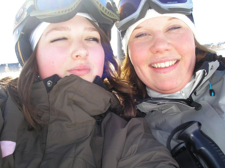 I liften på väg upp. Foto: Cecilia Asplund. Åkare: Malin och Jag.