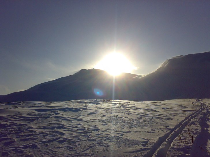 Baksidan av Mesklumpen fin offpist där!. Foto: Mats.