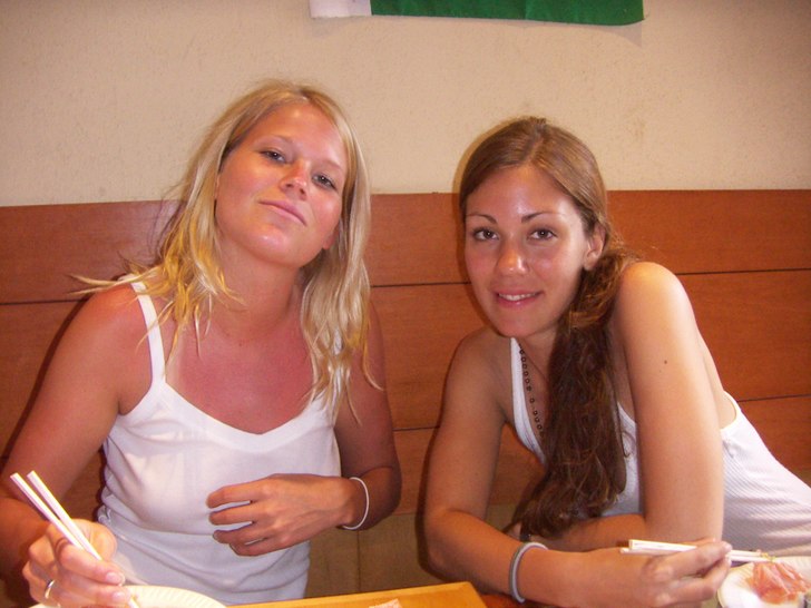 En sista, galen sushi-lunch på vårat lokalhak in. Foto: Jamie. Åkare: Linda och Anja.