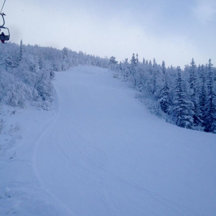 -8 og solen titter fram! 
Fine forhold i bakkene, .