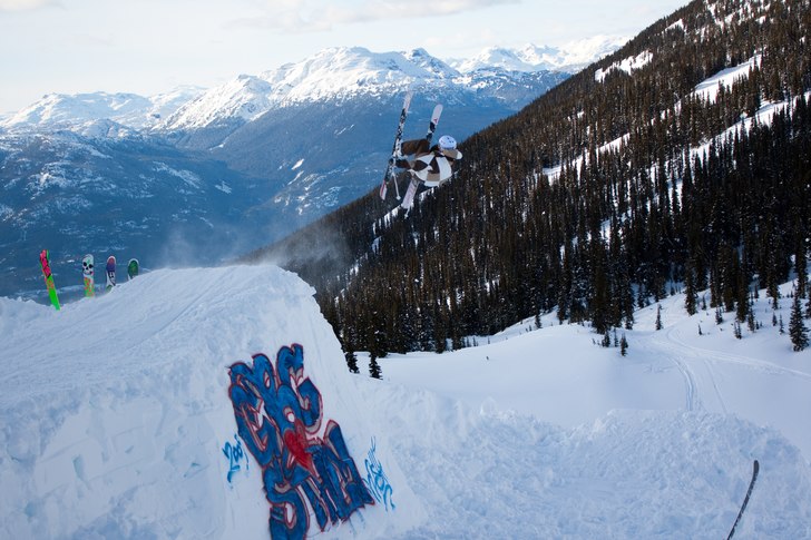 Skön dag med massa sol, grävande och airtime :). Foto: Kris Ruckemann. Åkare: Herman Mellegård.