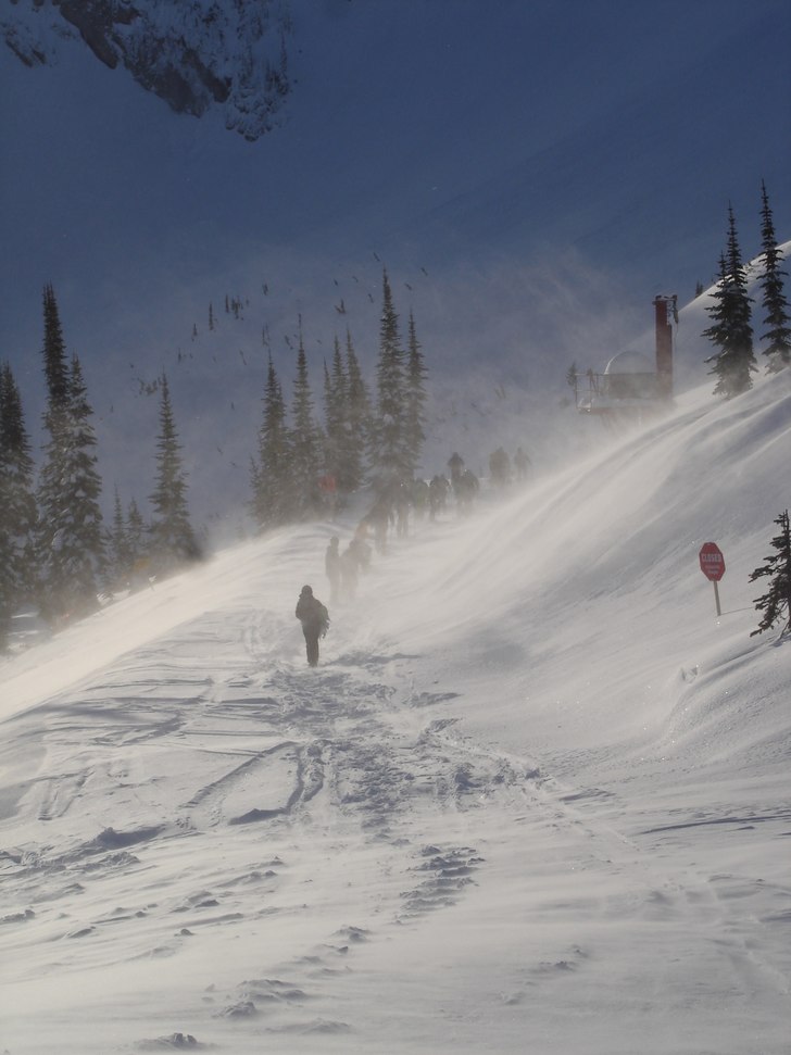 Lizard Bowl ar oppen och alla glada skidakare knat. Foto: Emma Forsell.