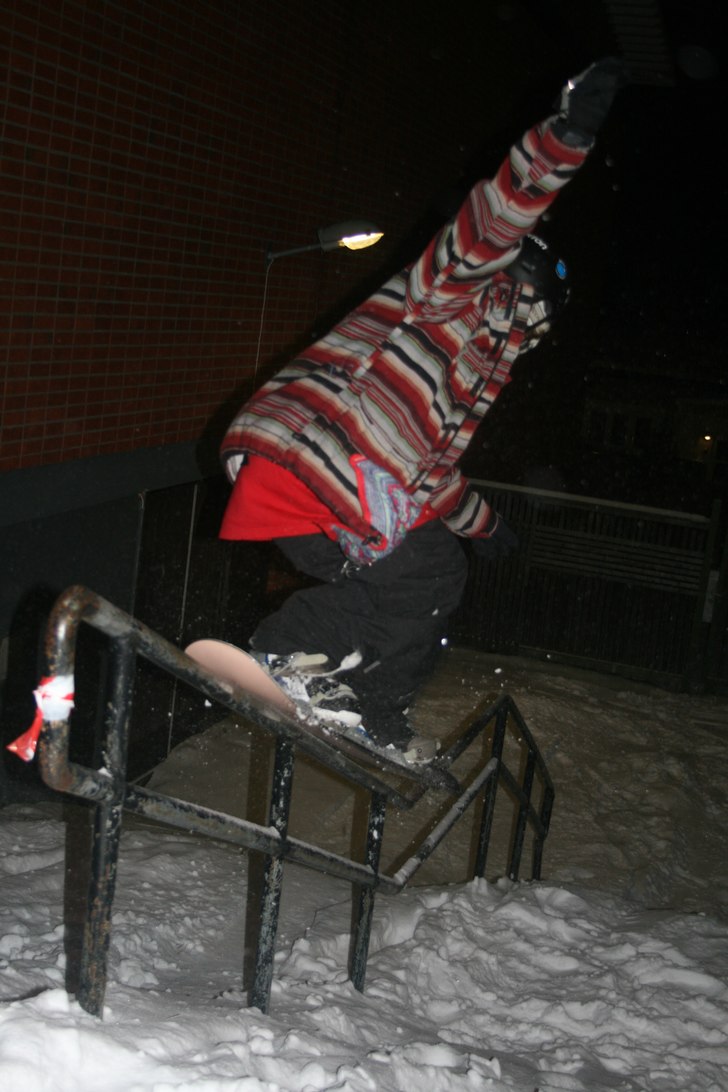 kinked rail performed by me. Foto: oskar lundmark. Åkare: Erik Sörstam.