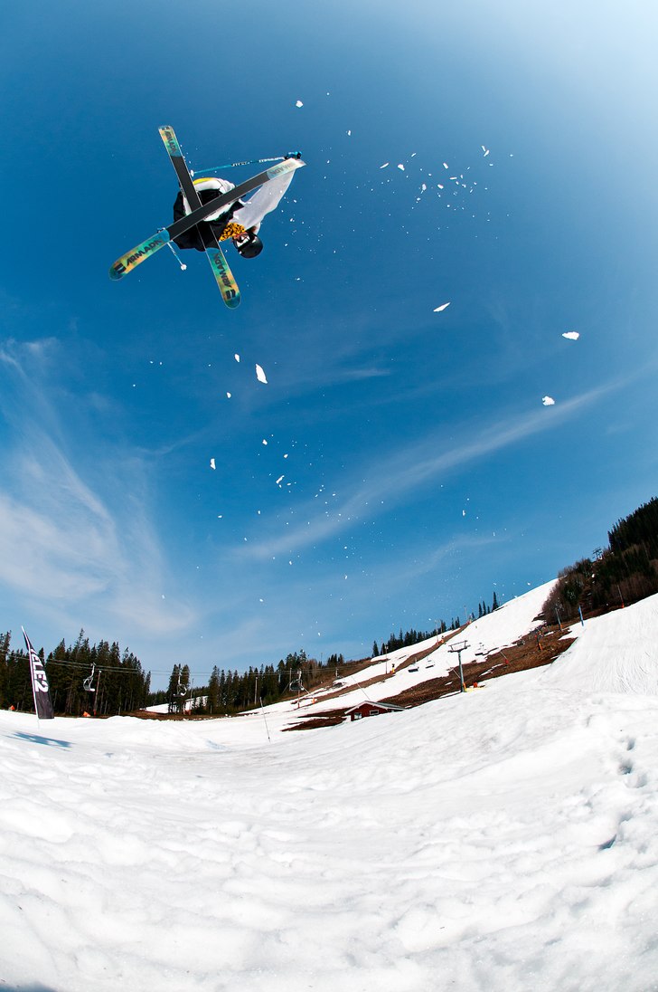 Tail

Mer på http://magnusphoto.nu/. Foto: Magnus Karlsson. Åkare: Daniel Swanbeck.