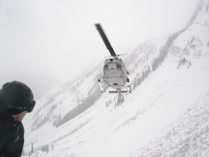 Tufft med helikopter.. Foto: ?. Åkare: Helikopter.