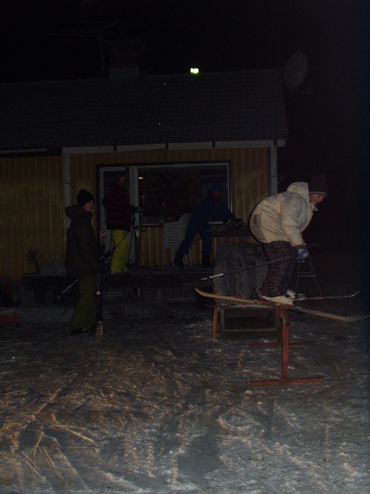 en dag med lite snö,men vi tog spadarna och skott. Foto: andreas grahn. Åkare: robin (bobby).