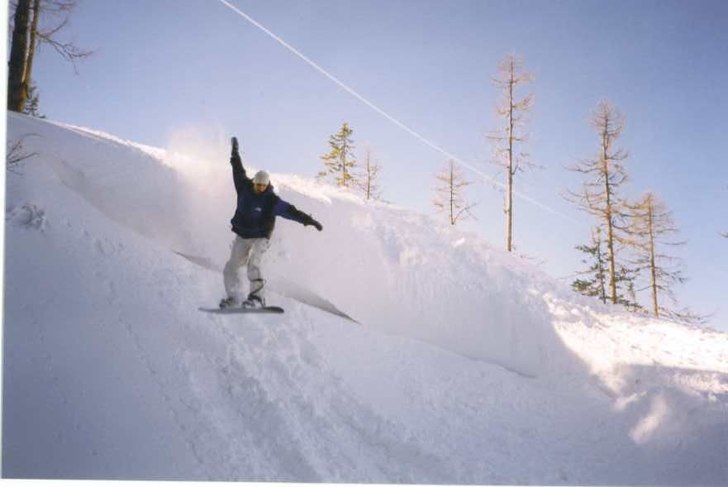 Hittade en fet driva att flyga på, så de var bar. Foto: Stefan Nyberg. Åkare: Anders Bäckstöm.