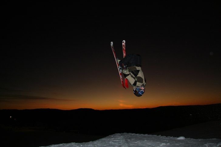 en fet backflip. Foto: svenn bogg. Åkare: jesper = jag.