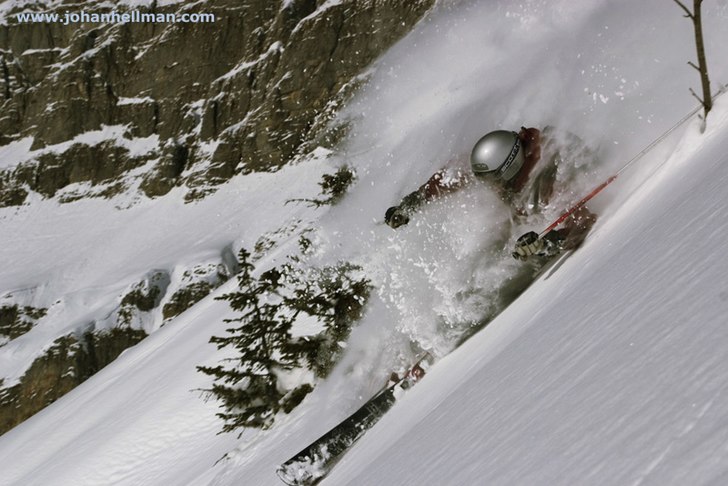 Även konsulter kan åka skidor, bara inte lika 
. Foto: johanhellman.com. Åkare: Tomas Haglund.