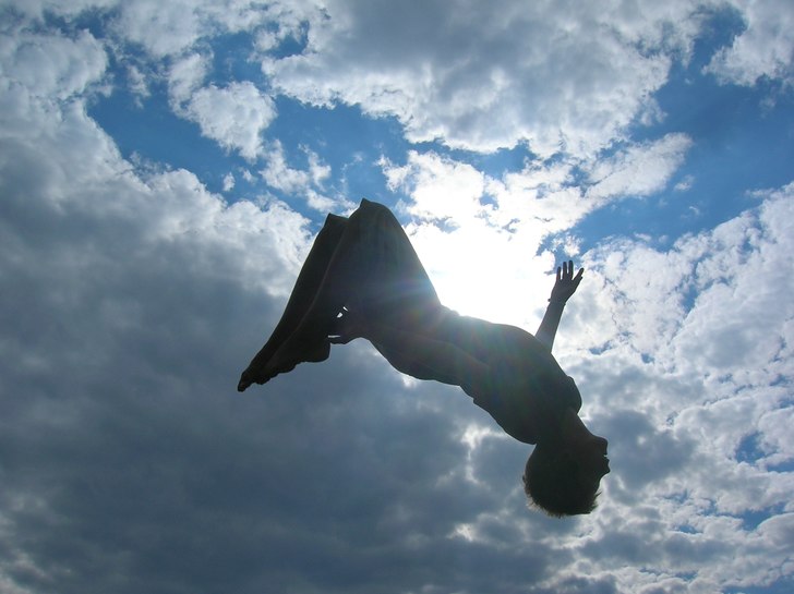 Jag som otroligt nog gör sideflip.. det ser exakt. Foto: Victor Thyrberg. Åkare: Albin Östervall.