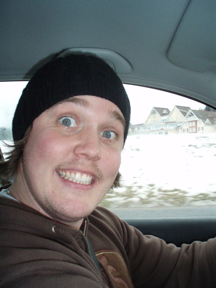 Min grymma lillebror.... Foto: Anna-Karin. Åkare: Peter A(Lillebror).