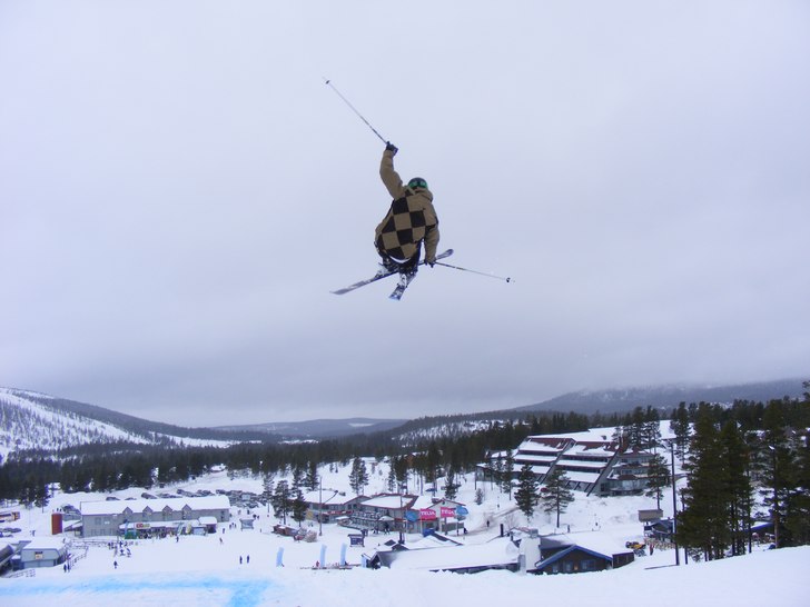 7:a med hand på läggning.... Foto: Sante Tegman. Åkare: Pärra Sundqvist.