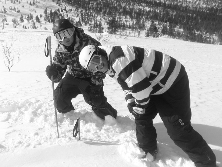 My snyyyy :D. Foto: Johan Tuovinen. Åkare: Robin och Elias på "kammen".