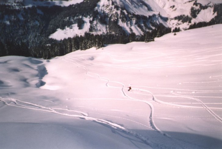 Jonas som lägger en sväng mellan mitt och Björn. Foto: Hendrik Bög. Åkare: Jonas.