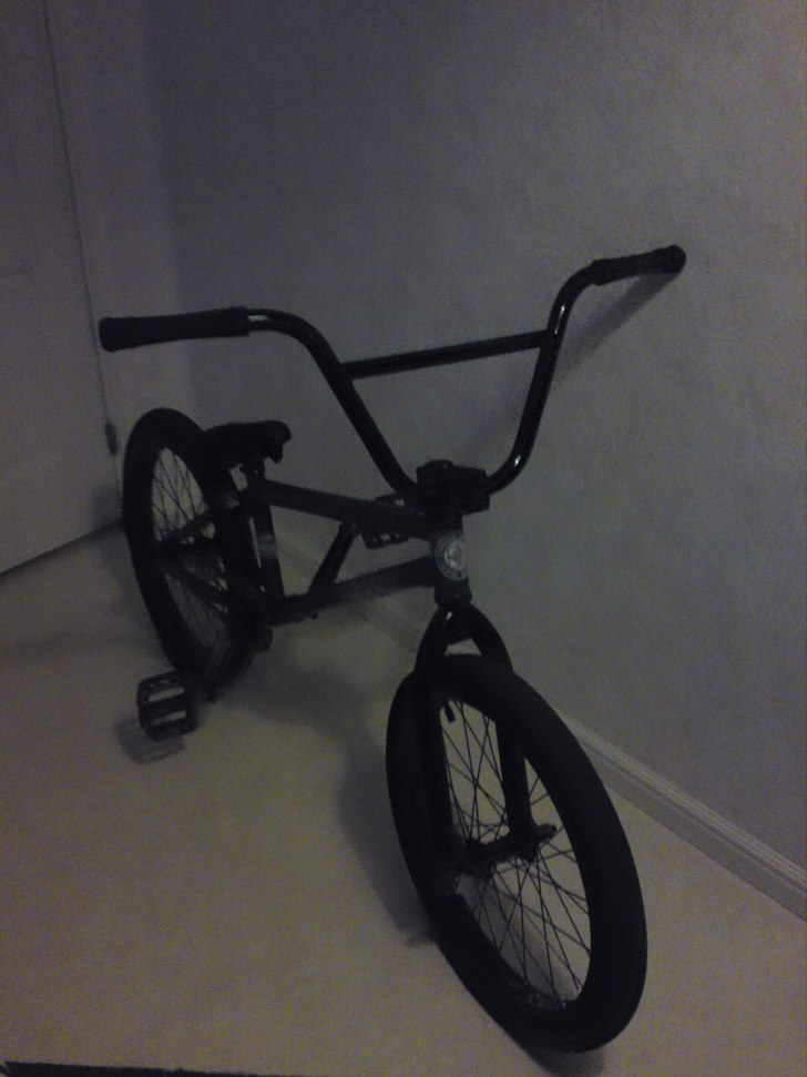 jag har mitt nya styre proper ttxl och byte sadel . Foto: Jag själv. Åkare: ingen åkare men min cykel.