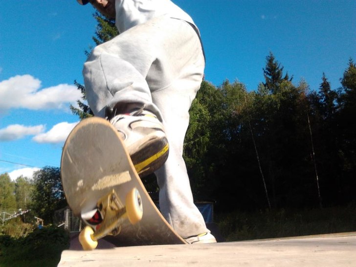 September 15. 2012

Mobilkameran tvistade till d. Foto: Kristian B. Åkare: Kristian B.