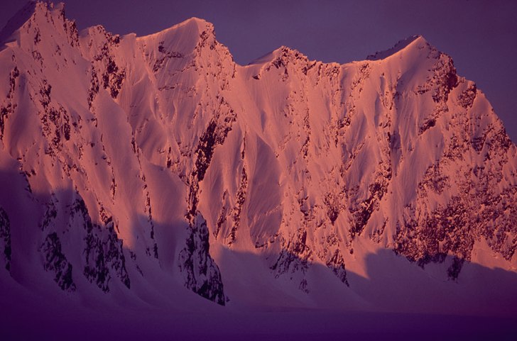 Sista bilden för dagen, pà väg hem med skotern.. Foto: oskarenander.com.