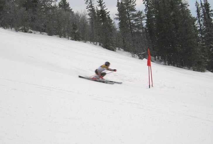 USM-kval åk 2 i storslalomen. Foto: ola holmgren. Åkare: moa holmgren.