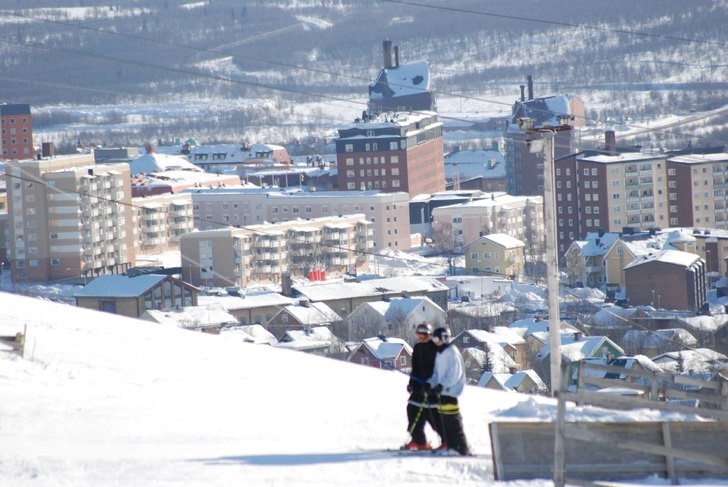 Kiruna stad i bakgrunden!. Foto: Acke vig. Åkare: vig elever.