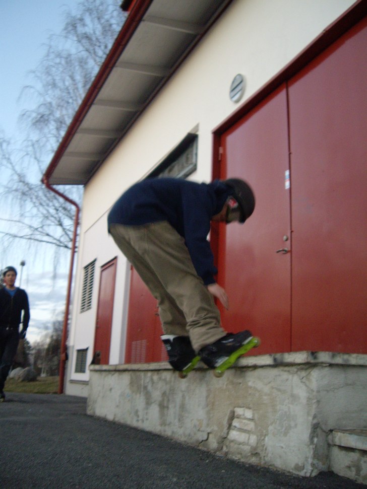 Royalegrind, skidhjälm + googles, fredag 13 xD. Foto: Karl-Dennis Nordlöf. Åkare: Erik Aasa.