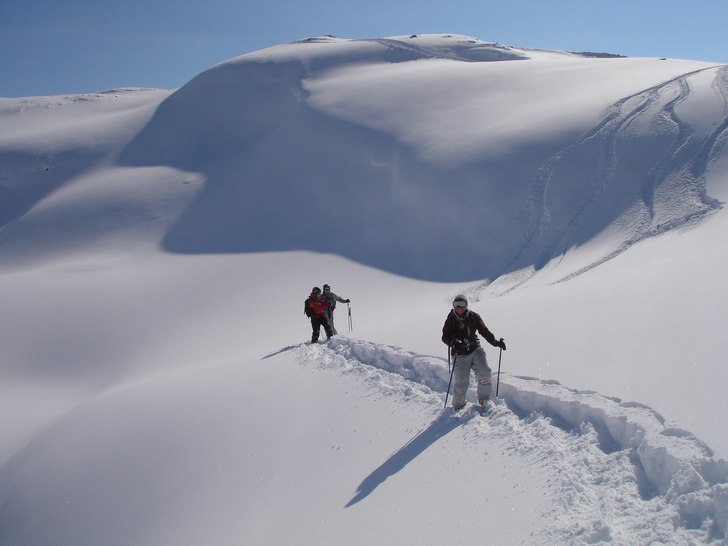 på telisar i oväntat puder o sköna männsikor. Foto: Joakim Larson. Åkare: Lisen o pojkar.