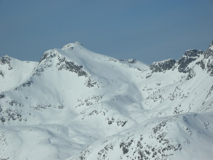 Skitntinden sett fra Langfjellaksla på andre side. Foto: Per Hasvold.