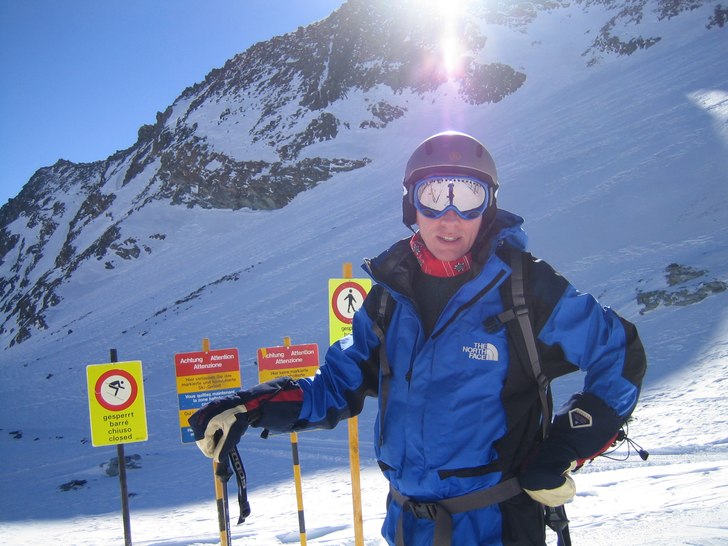 Jaan vid Egginerjoch.. Foto: Monica Kirsmaa. Åkare: Jaan Kirsmaa.