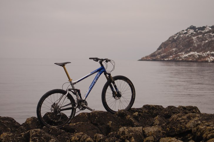 Ännu en bild på min mtb med fin havs/bergs utsik. Foto: Odd Persson.