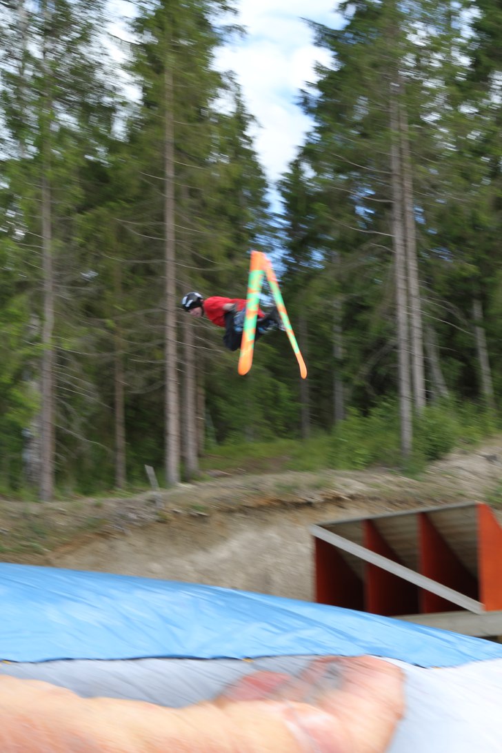 Foto: John Nilsson. Åkare: Adrian Sjöstrand.