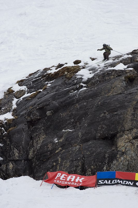 Foto: Johan Hellman. Åkare:  Emanuel Hedvall står för dagens största flyg..