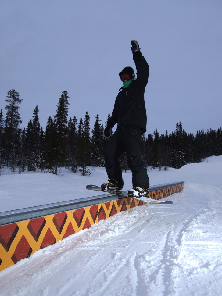 Jag är nybörjare, Gief kritik, om kortet alltså. Foto: Oskar Hagström. Åkare: Jonathan Lennberg.