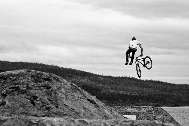 Tailwhip. Foto: Mathias Lindkvist. Åkare: Patrik Wikström.