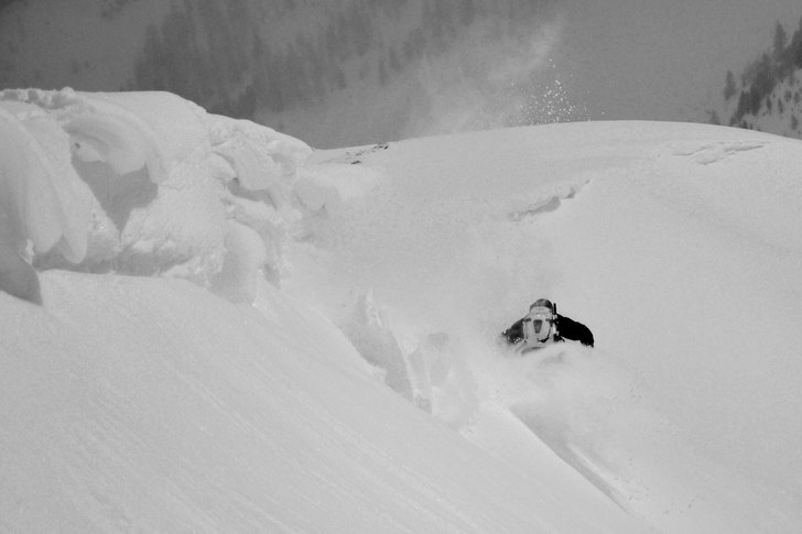 Litet dropp vid kammen gör gott.. Foto: Petteri Koste. Åkare: Henrik Mideroos.
