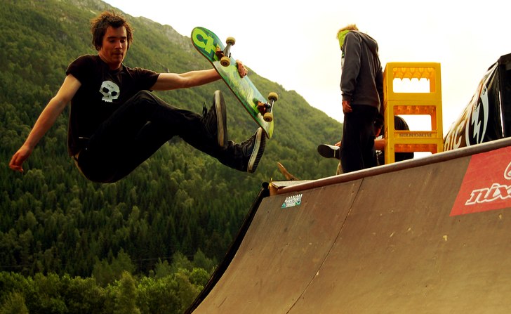 Passade på att ta lite skatebilder när jag var n. Foto: Valter Olsson. Åkare: Random nere i espeland campen.