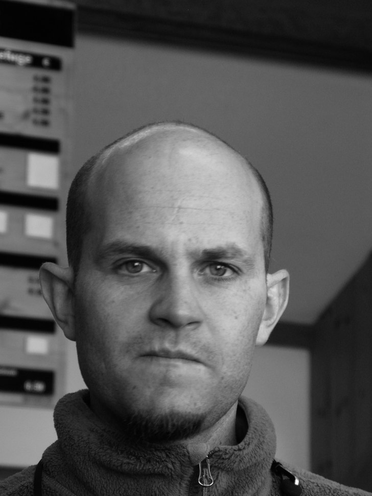 Foto: Johan Jonsson. Åkare: Matteo Vettorel – killen som sett till att The North Face är Free Radicals nya huvudsponsor. Charmig italienare och hård chef..