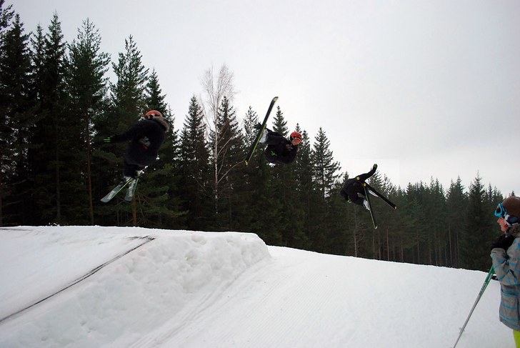 Basse drar en flat!. Foto: Philip Ottosson. Åkare: Sebastian Kjerulf.