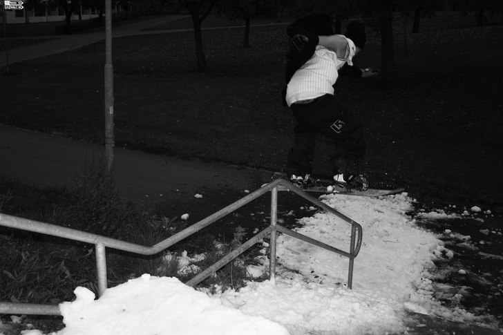 Ett litet handrail.. Foto: dif_89. Åkare: Fredrik lövenhamn.