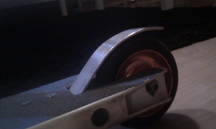 hemmagjord flexfender!!. Foto: jag. Åkare: skogs mulle.